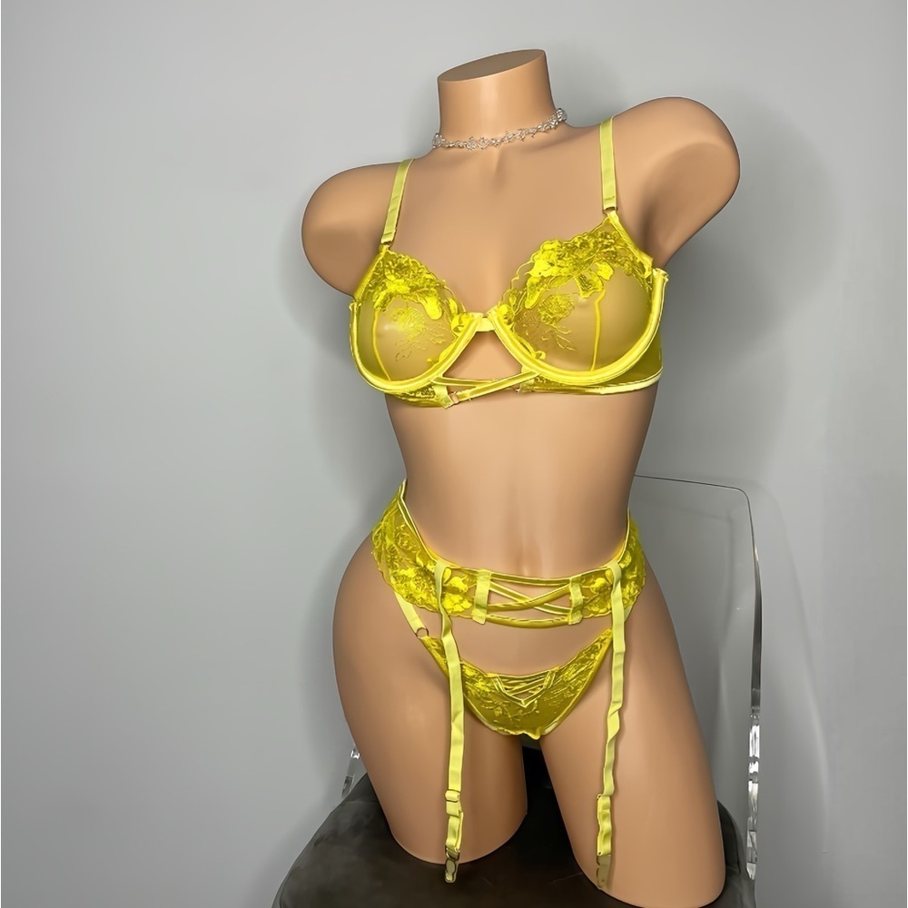 𝅺yellow Lace Lingerie Set